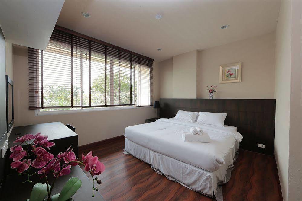 The Tepp Aparthotel Bangkok Exteriör bild